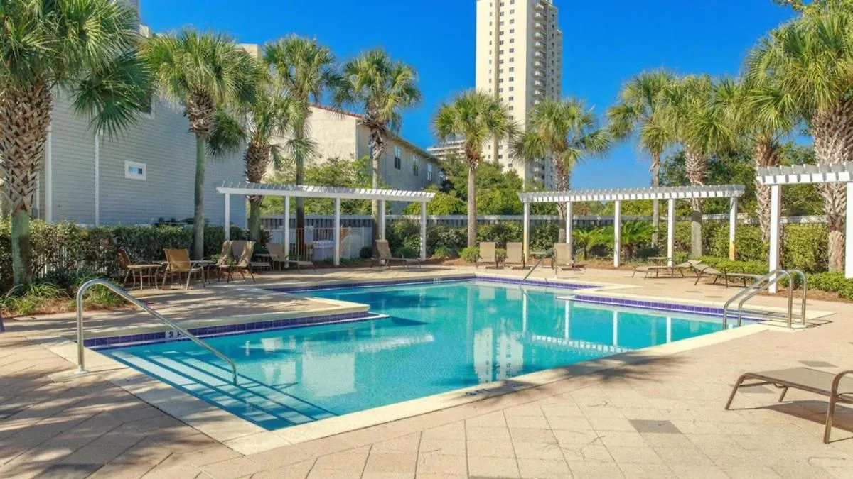 Holiday home Aventon - Is A 3 Bedroom Home That Is An Easy Walk To The Beach With Communal Pool Destin
