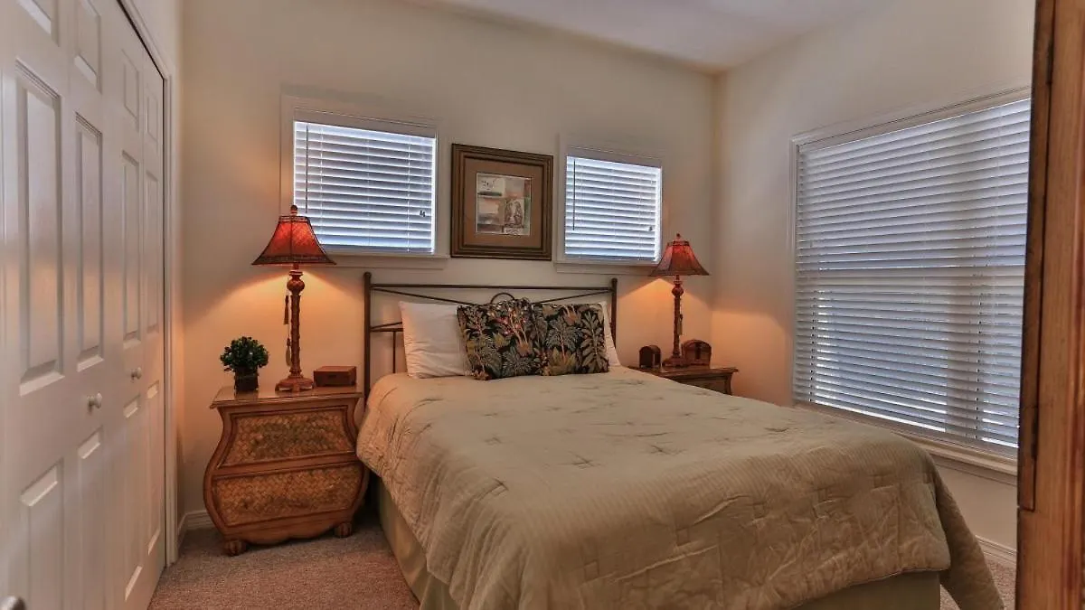 Holiday home Aventon - Is A 3 Bedroom Home That Is An Easy Walk To The Beach With Communal Pool Destin United States