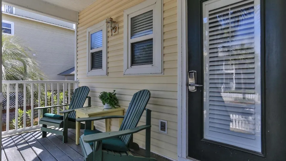 Aventon - Is A 3 Bedroom Home That Is An Easy Walk To The Beach With Communal Pool Destin United States