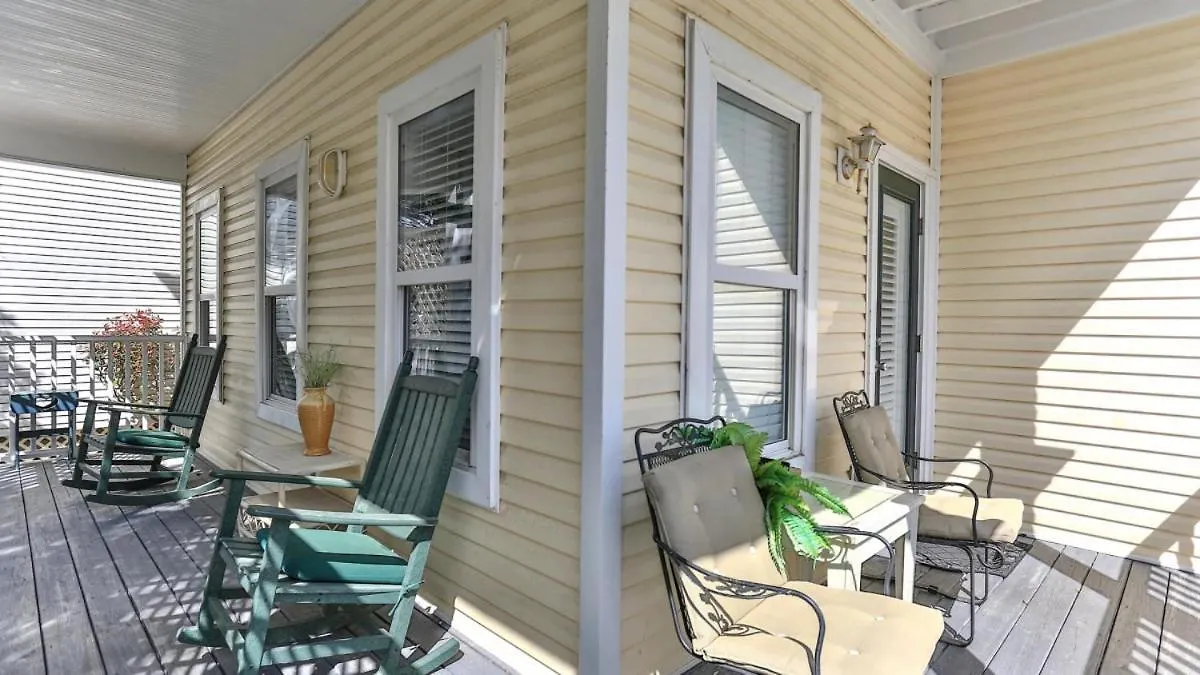 Holiday home Aventon - Is A 3 Bedroom Home That Is An Easy Walk To The Beach With Communal Pool Destin United States