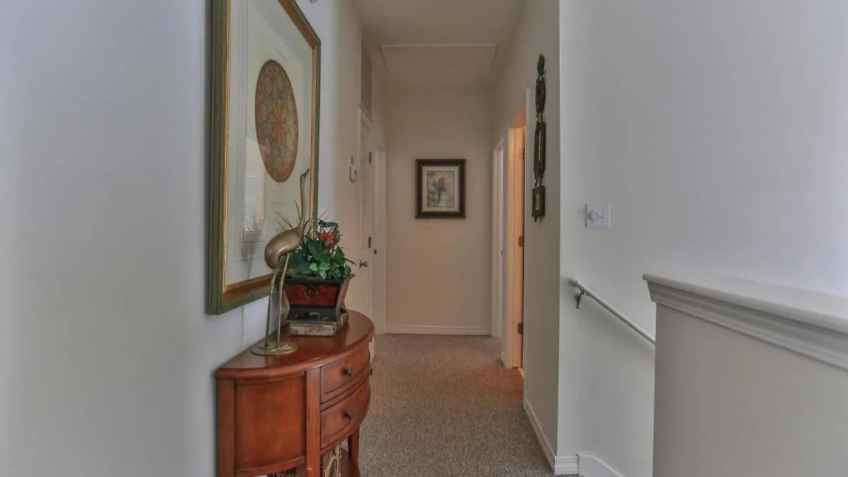 Aventon - Is A 3 Bedroom Home That Is An Easy Walk To The Beach With Communal Pool Destin Holiday home